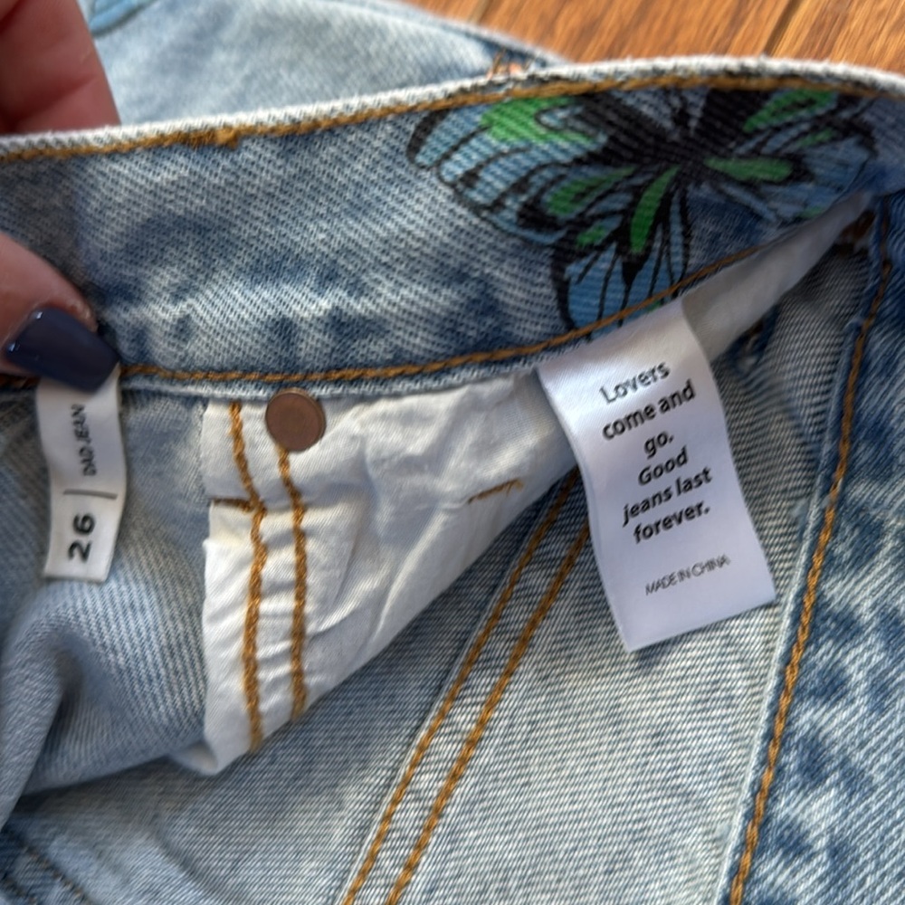 PACSUN Women’s Butterfly Embroidered Light Wash Jeans Size 26 waist - Picture 3 of 8
